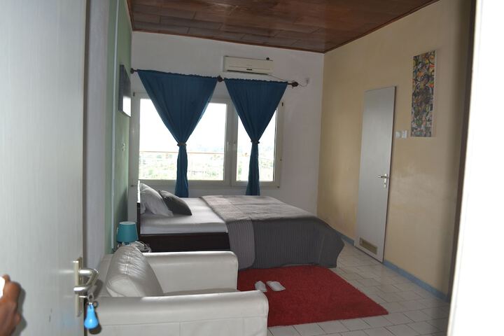 Room 11 of 31