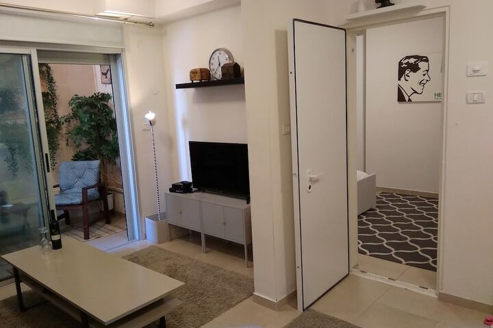 Room 13 of 21