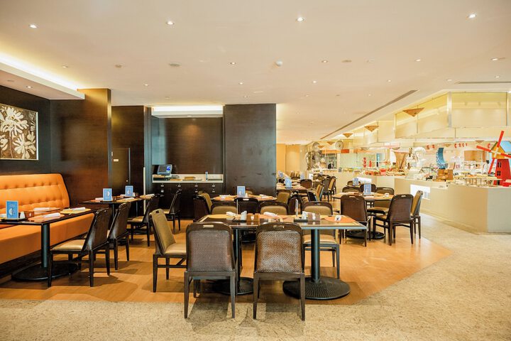 Dining 58 of 79