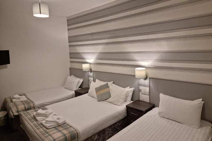 Room 8 of 29