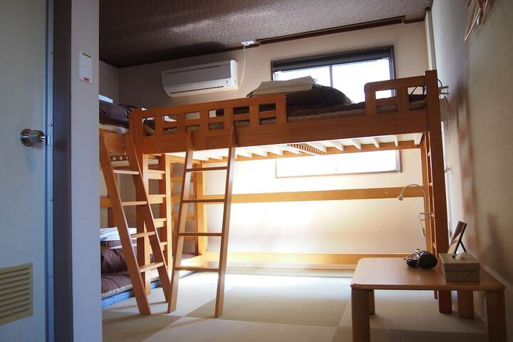 Room 28 of 75