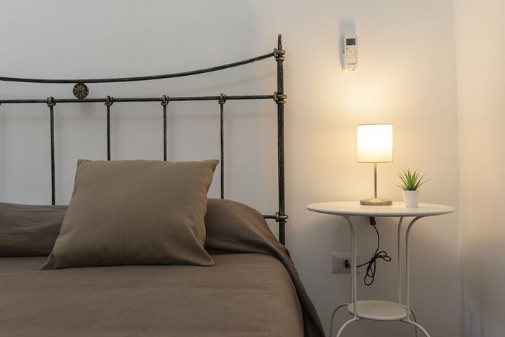 Room 17 of 28