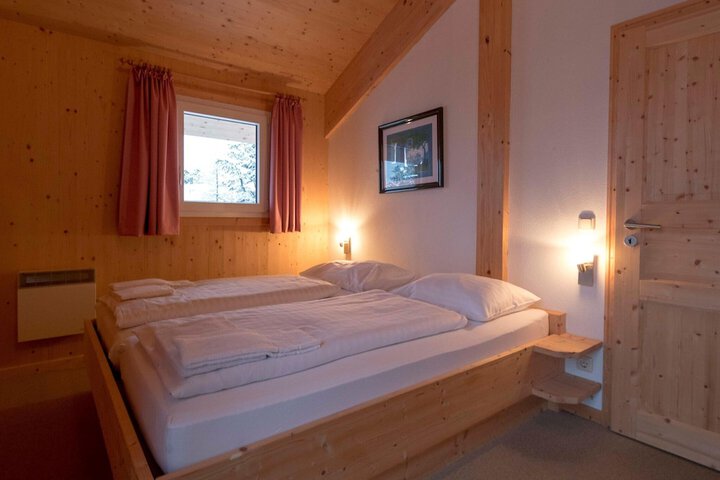 Room 4 of 39