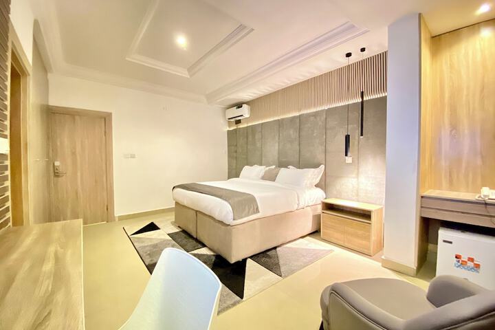 Room 9 of 14