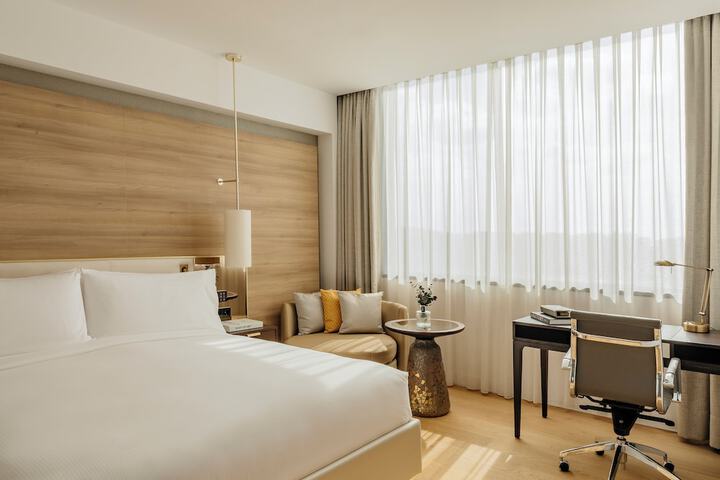 Room 34 of 130