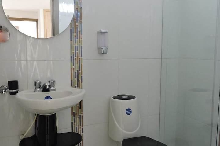Room 14 of 25