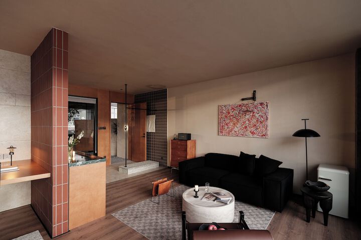 Room 38 of 169