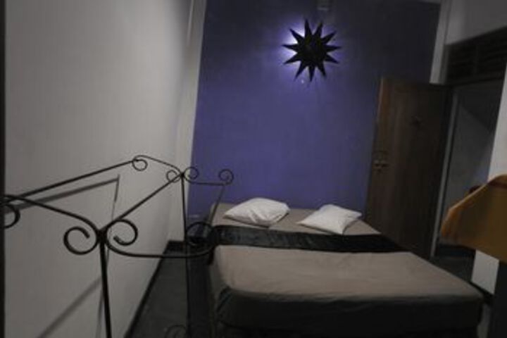 Room 9 of 19