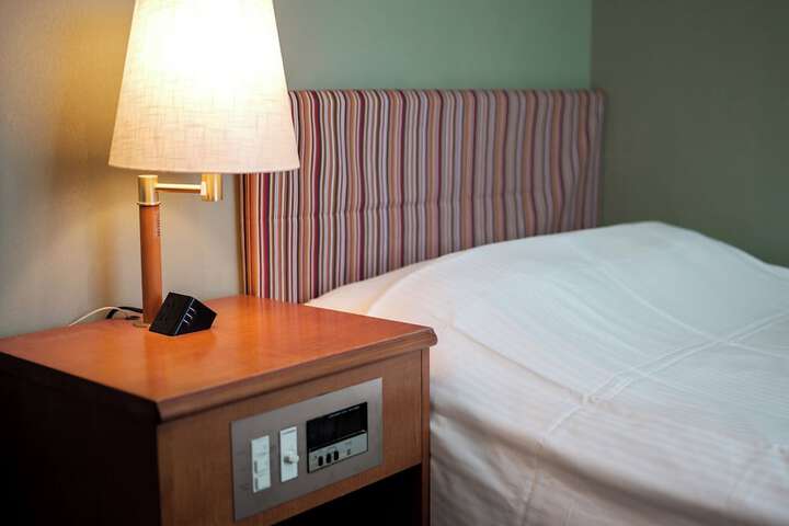 Room 17 of 27