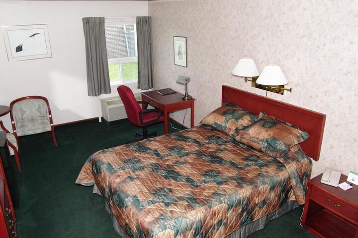Room 6 of 32