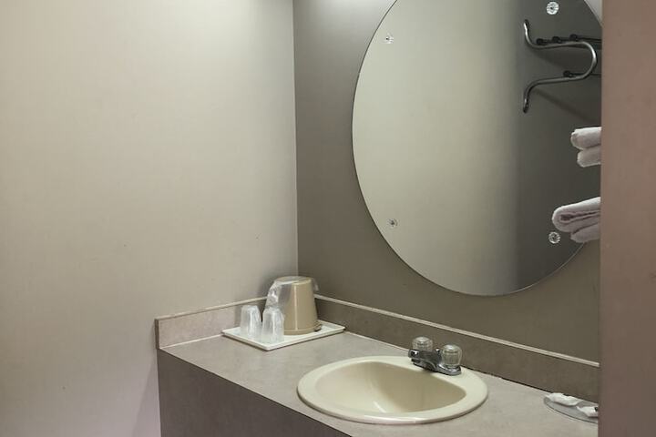 Room 19 of 34