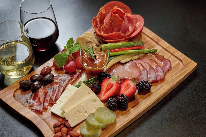 Dining 53 of 98