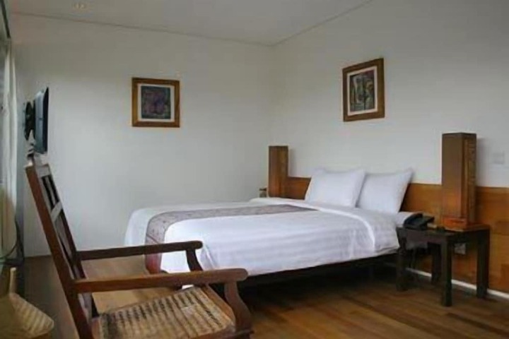 Room 11 of 61