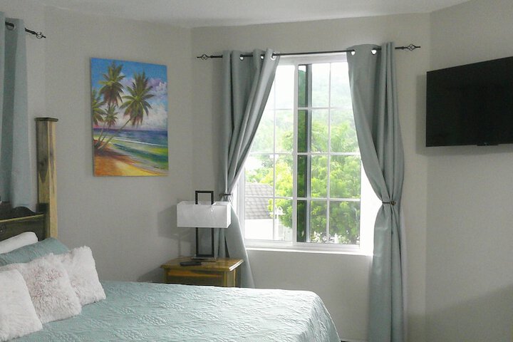 Room 5 of 33