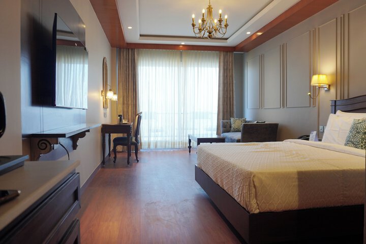 Room 32 of 72