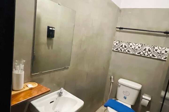 Room 53 of 79