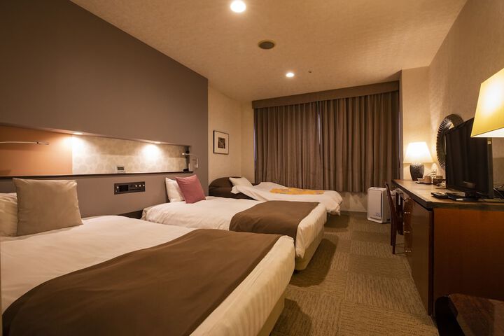 Room 56 of 240