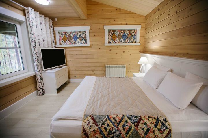 Room 5 of 62