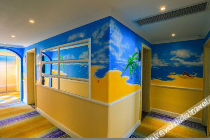 Hotel Interior 8 of 20