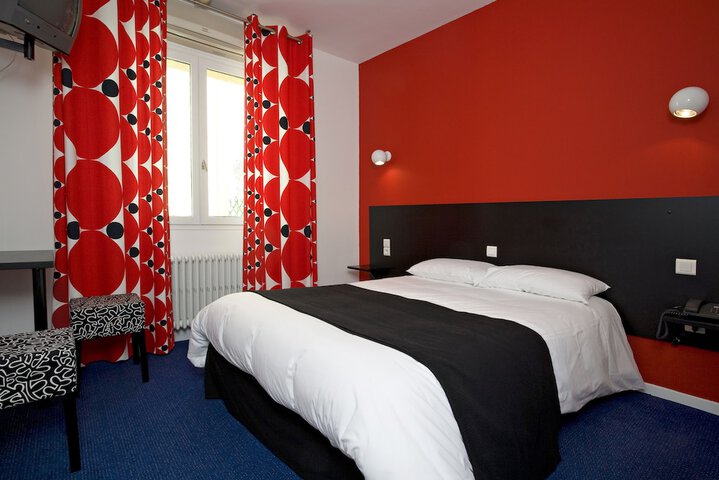 Room 8 of 55