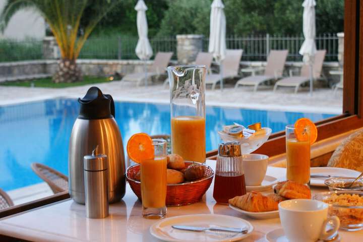 Breakfast/Coffee Service 48 of 62