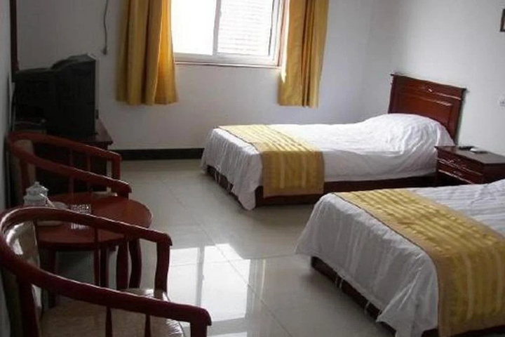 Room 5 of 10