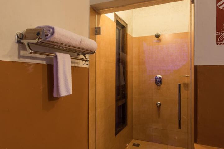Room 25 of 73