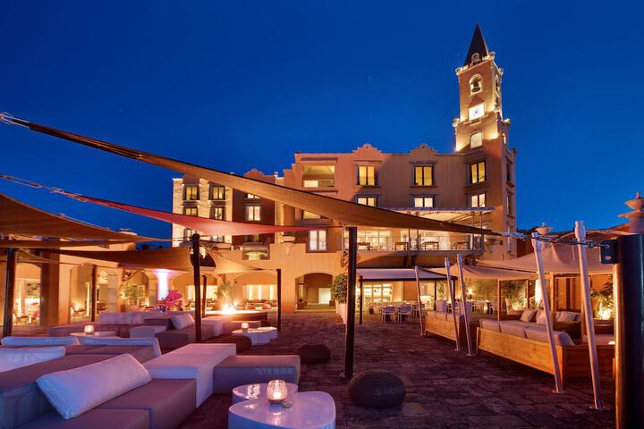 Hotel 85 of 86