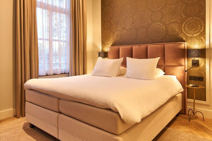Room 4 of 61