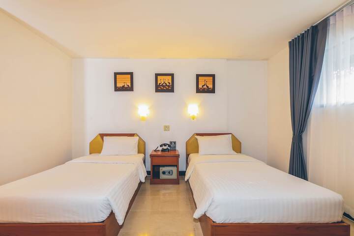 Room 7 of 28