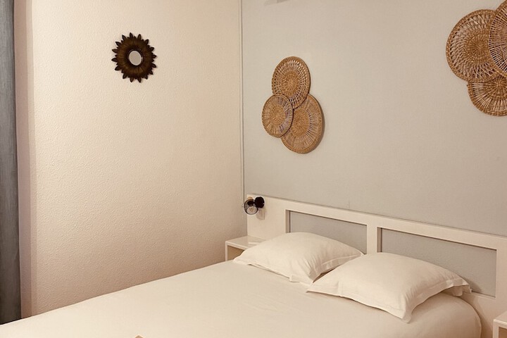 Room 16 of 34
