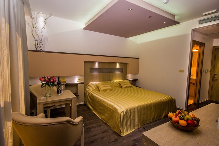 Room 5 of 67