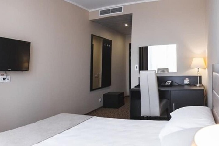 Room 16 of 49