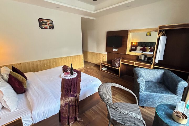 Room 19 of 33