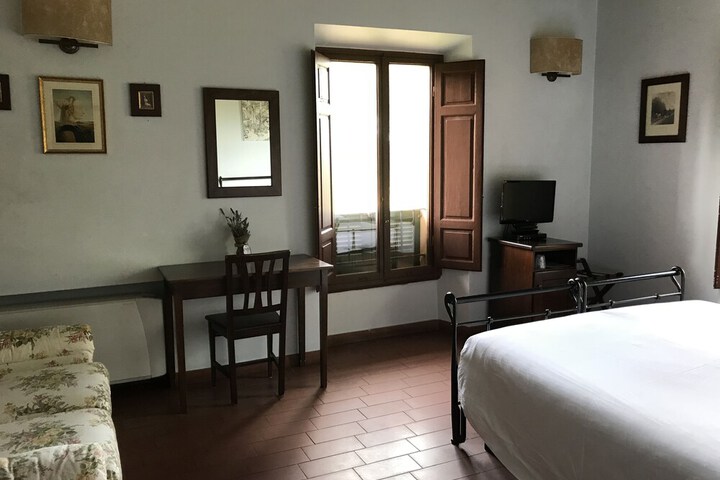 Room 13 of 66