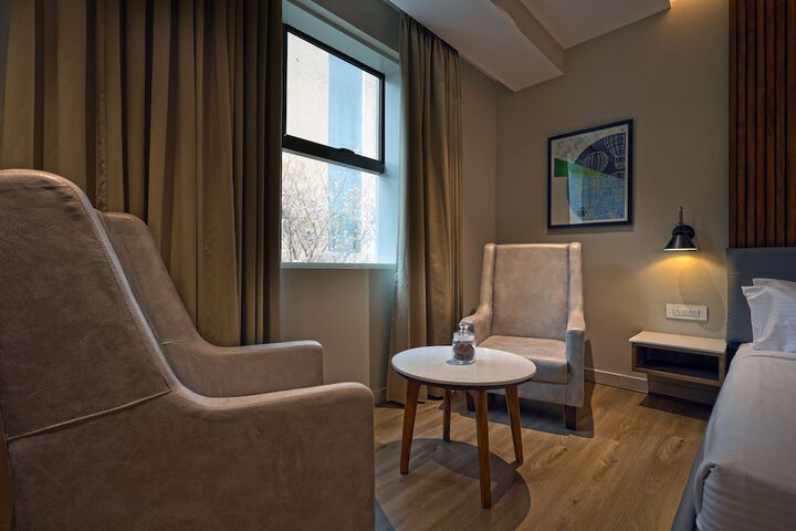 Room 10 of 49
