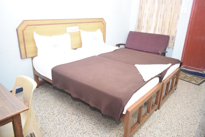 Room 8 of 20