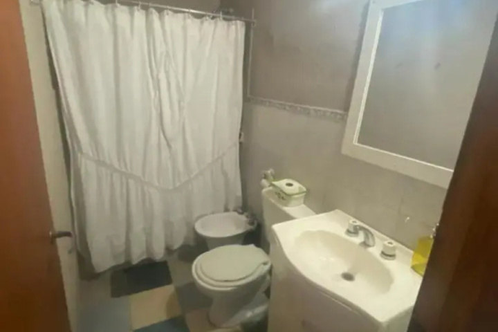 Room 6 of 12