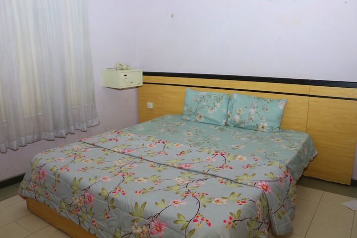 Room 6 of 22