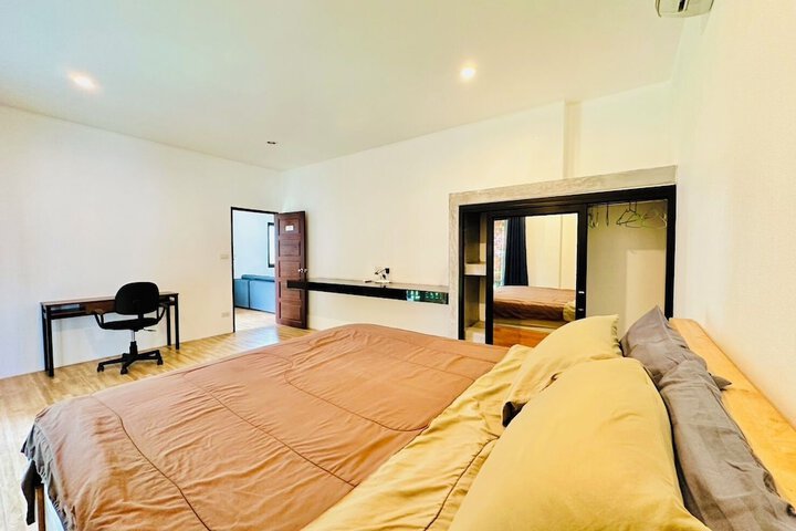 Room 43 of 177