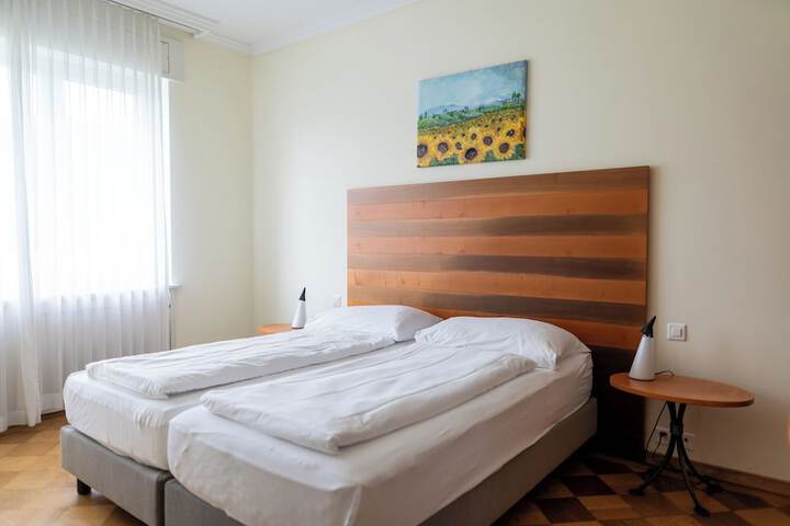 Room 32 of 156