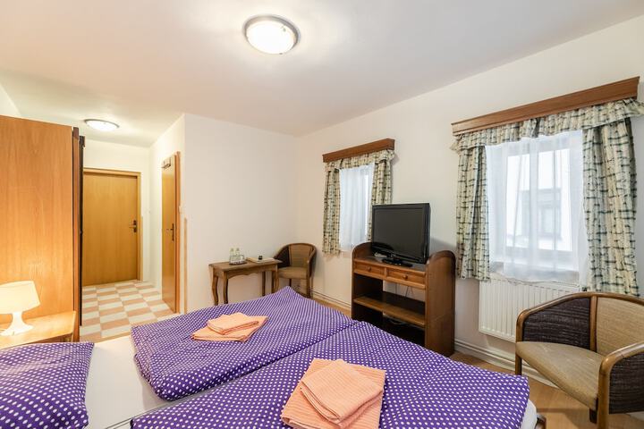 Room 42 of 128