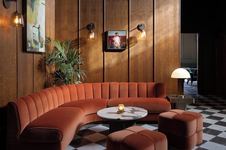 Entrance & Lobby