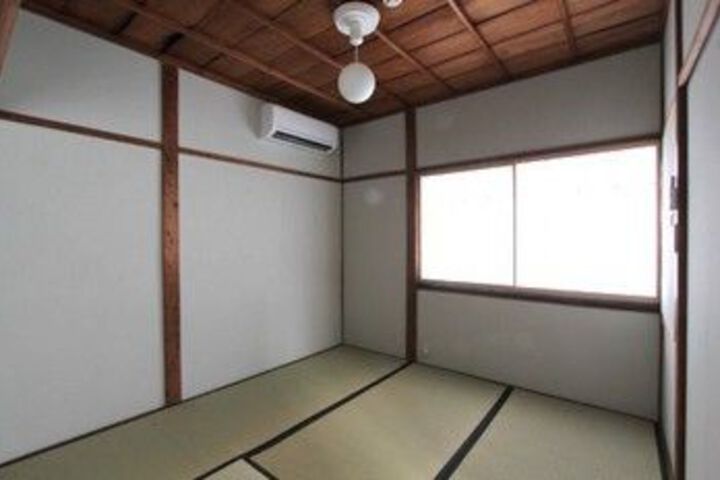 Room 12 of 21