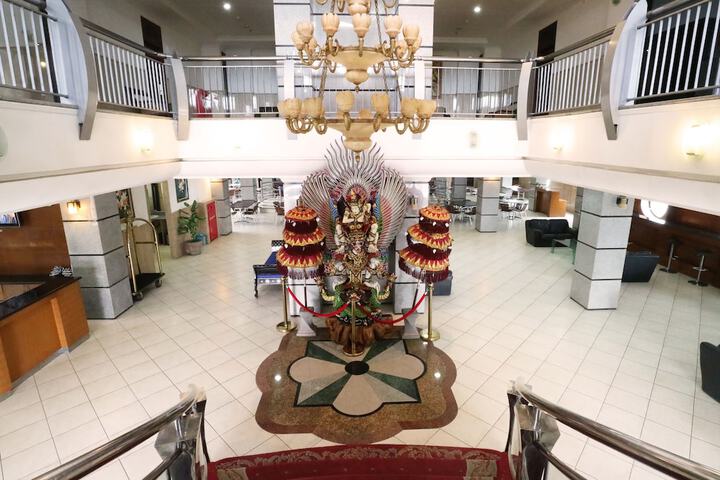 Hotel 2 of 101