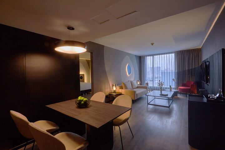 Room 19 of 163