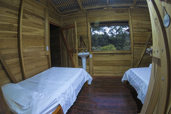Room 6 of 93