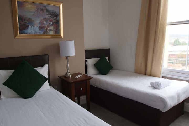 Room 15 of 50
