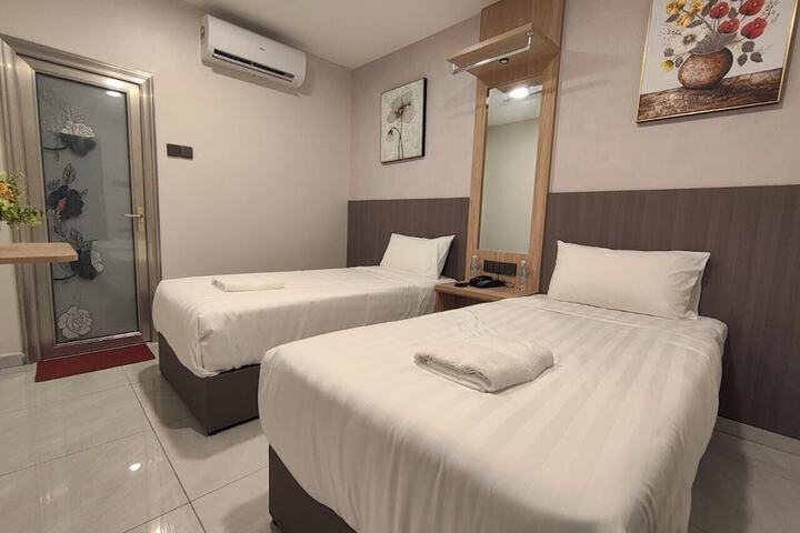 Room 16 of 60