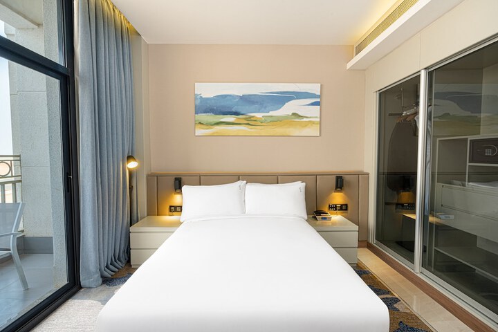 Room 7 of 80